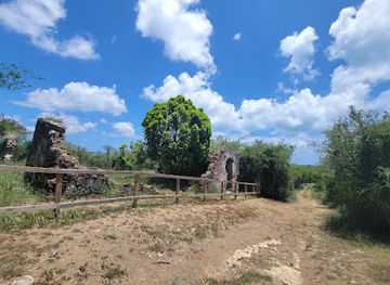 puerto-rico/cabo-rojo/landmark/cueva-del-pirata-cofresi