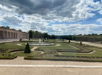 france/versailles/parc-de-versailles/landmark/gardens-of-the-grand-trianon