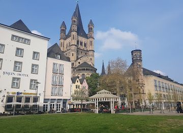 germany/cologne/landmark/tunnes-und-schal