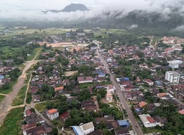 laos/vang-vieng-karst-landscape/landmark/balloon-over-vangvieng
