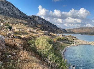cyprus/kyrenia-mountains/landmark/foinikas-templar-knights-village