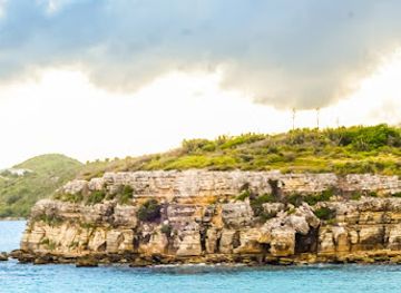 antigua-and-barbuda/saint-john/landmark/devil-s-bridge-national-park