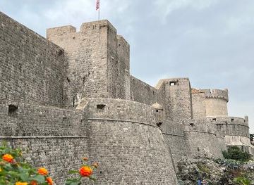 bosnia-and-herzegovina/trebinje/landmark/buza-gate