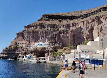 greece/santorini/fira/landmark/santorini-old-harbor