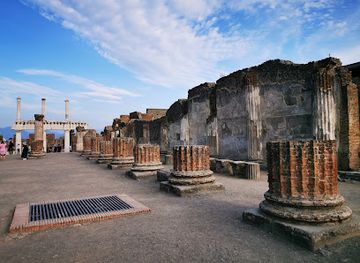 italy/pompeii/forum-of-pompeii/landmark/temple-of-venus