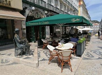 portugal/lisbon/landmark/fernando-pessoa