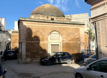 tunisia/tunis/bab-el-bhar/landmark/royal-mausoleum-of-tourbet-el-bey