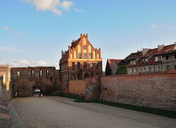 poland/torun/landmark/fosa-zamku-krzyzackiego