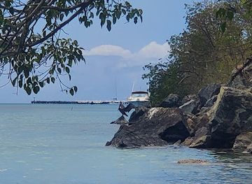 puerto-rico/vieques-island/landmark/rompeolas-mosquito-pier
