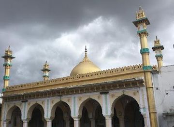 india/aurangabad/landmark/tomb-of-mughal-emperor-aurangzeb-alamgir