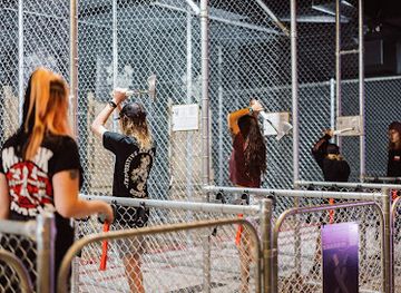 australia/surfers-paradise/landmark/maniax-axe-throwing-gold-coast