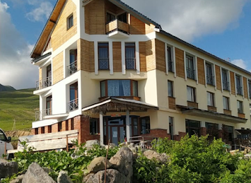 georgia/gudauri/landmark/rezo-hut