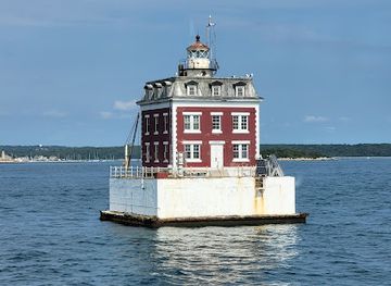 connecticut/new-london-county/landmark/cross-sound-lighthouse-cruises