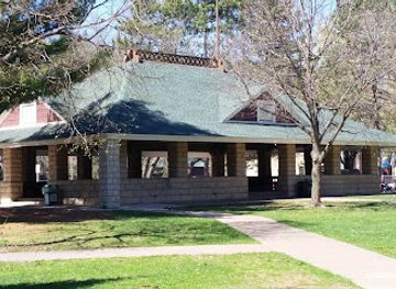 wisconsin/chippewa-valley/landmark/irvine-park-zoo