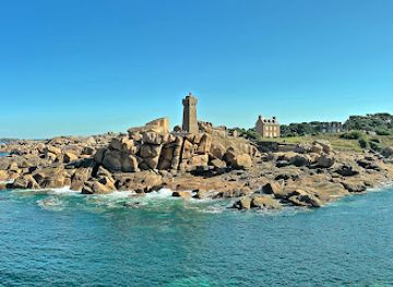 france/côte-de-granit-rose/landmark/pointe-du-granite-rose
