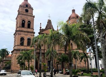 bolivia/santa-cruz-de-la-sierra/landmark/catedral-metropolitana-basilica-menor-de-san-lorenzo-de-santa-cruz
