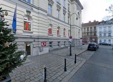 austria/vienna/hernals/landmark/weltfriedensbrunnen