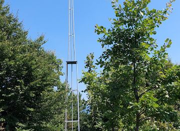 bosnia-and-herzegovina/herzegovina/landmark/bosnian-flag-bosanska-zastava