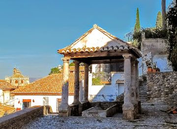 spain/granada/realejo-san-matias/landmark/puerta-del-sol-square