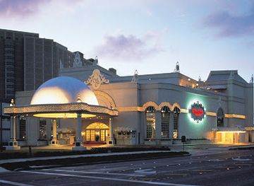 guam/tumon/landmark/karera-at-sandcastle