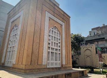 pakistan/lahore/landmark/qutb-ud-din-aibak-s-tomb