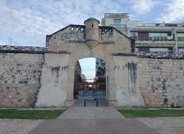 mexico/campeche/landmark/puerta-de-mar