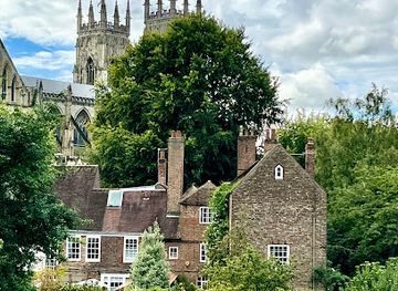 united-kingdom/york/landmark/medieval-walls