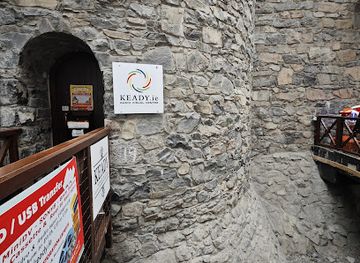 ireland/salthill/landmark/old-wall-of-eyre-castle