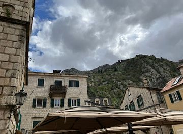 montenegro/kotor-bay/landmark/trg-od-oruzja