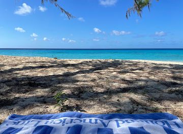 turks-and-caicos-islands/west-caicos/landmark/governor-s-beach