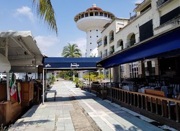 mexico/ixtapa-zihuatanejo/landmark/el-galeon
