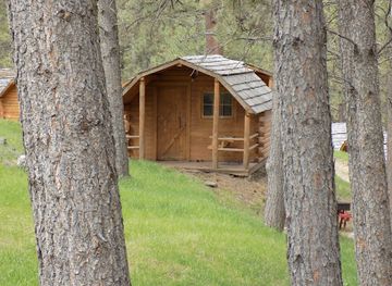 south-dakota/custer/landmark/custer-crazy-horse-campground