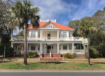 florida/apalachicola/landmark/apalachicola-historic-homes-and-garden-tour