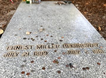 idaho/sawtooth/landmark/ernest-hemingway-s-grave