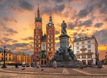 poland/krakow/stare-miasto-old-town/landmark/rynek-glowny