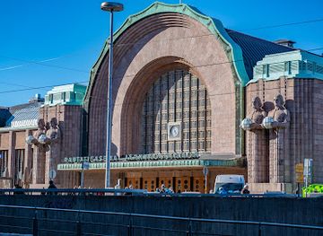 finland/helsinki/landmark/lantern-carriers