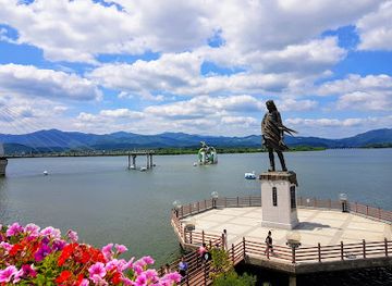 south-korea/gangwon-province/landmark/soyanggang-girl-statue