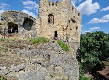 czechia/cesky-raj/landmark/castle-ruins-valecov
