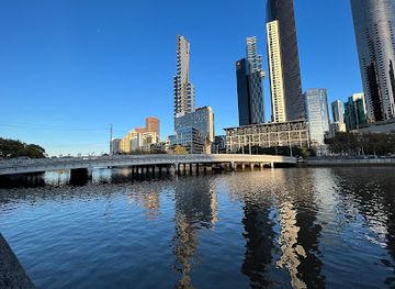 australia/melbourne/southbank/landmark/queens-bridge