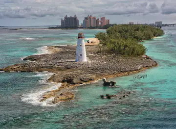 Nassau Harbour Lighthouse