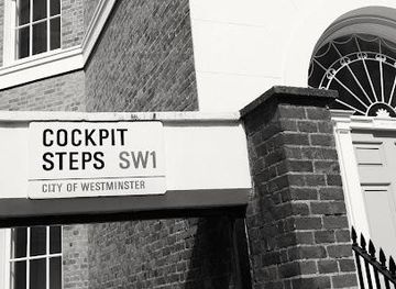 united-kingdom/london/landmark/cockpit-steps