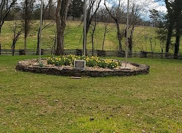 tennessee/great-smoky-mountains/landmark/sam-houston-historic-schoolhouse