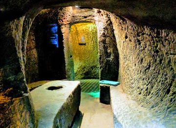 united-kingdom/edinburgh/landmark/gilmerton-cove