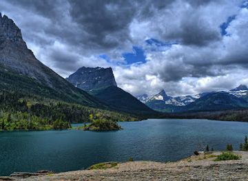 montana/glacier-national-park/landmark/sun-point-nature-trail