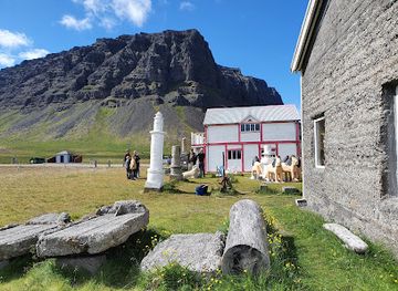 iceland/westfjords/landmark/samuel-jonsson-s-art-farm