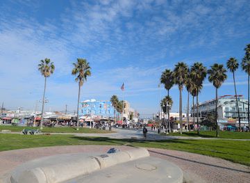 california/venice-beach/landmark/venice-breakwater