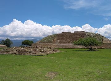 mexico/southeastern-mexico/landmark/zona-arqueologica-de-atzompa