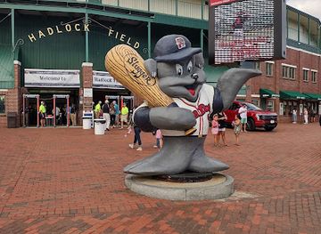 maine/south-portland/landmark/hadlock-field