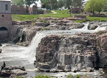 south-dakota/big-sioux-recreation-area/landmark/falls-of-the-big-sioux-river