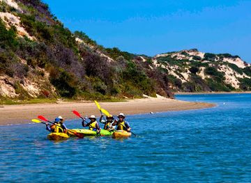 australia/coorong/landmark/canoe-the-coorong